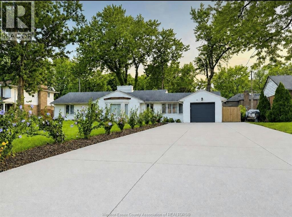 3549 Ouellette, Windsor, ON, N9E 3M3