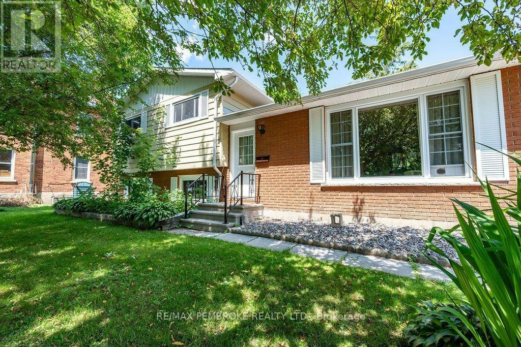 1656 Beachburg Road, Whitewater Region, ON, K0J 1C0