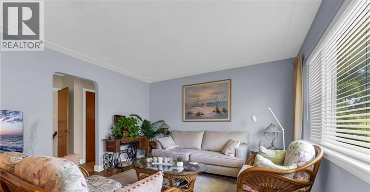 236 Pine Cove Road, Burlington, ON, L7N 1W2 - 3