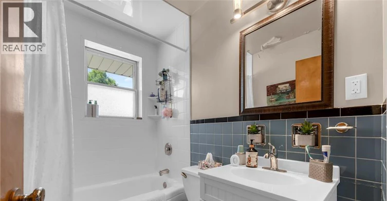 236 Pine Cove Road, Burlington, ON, L7N 1W2 - 10