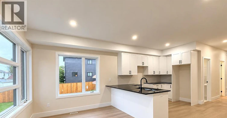 2422 Bernard, Windsor, ON, N8W 4S1 - 4