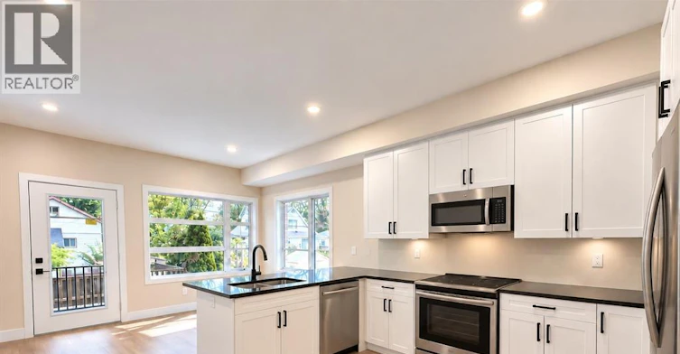 2422 Bernard, Windsor, ON, N8W 4S1 - 2
