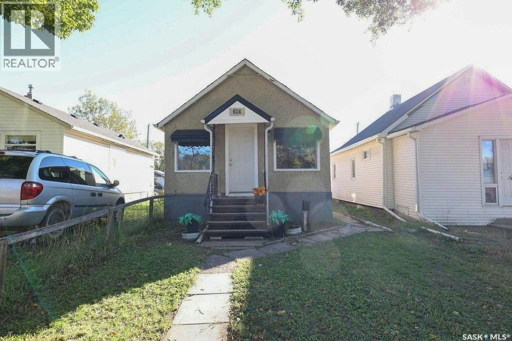 297 Smith Street, Regina, SK, S4R 2K8