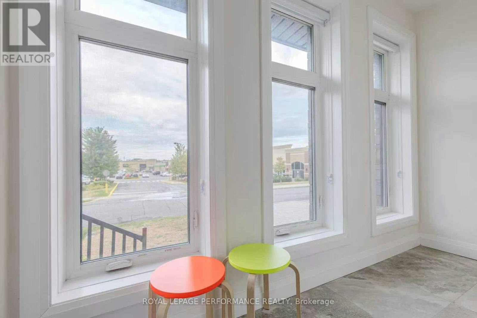 B-819 Aaron Avenue, Ottawa, ON, K2A 3P1 - 4