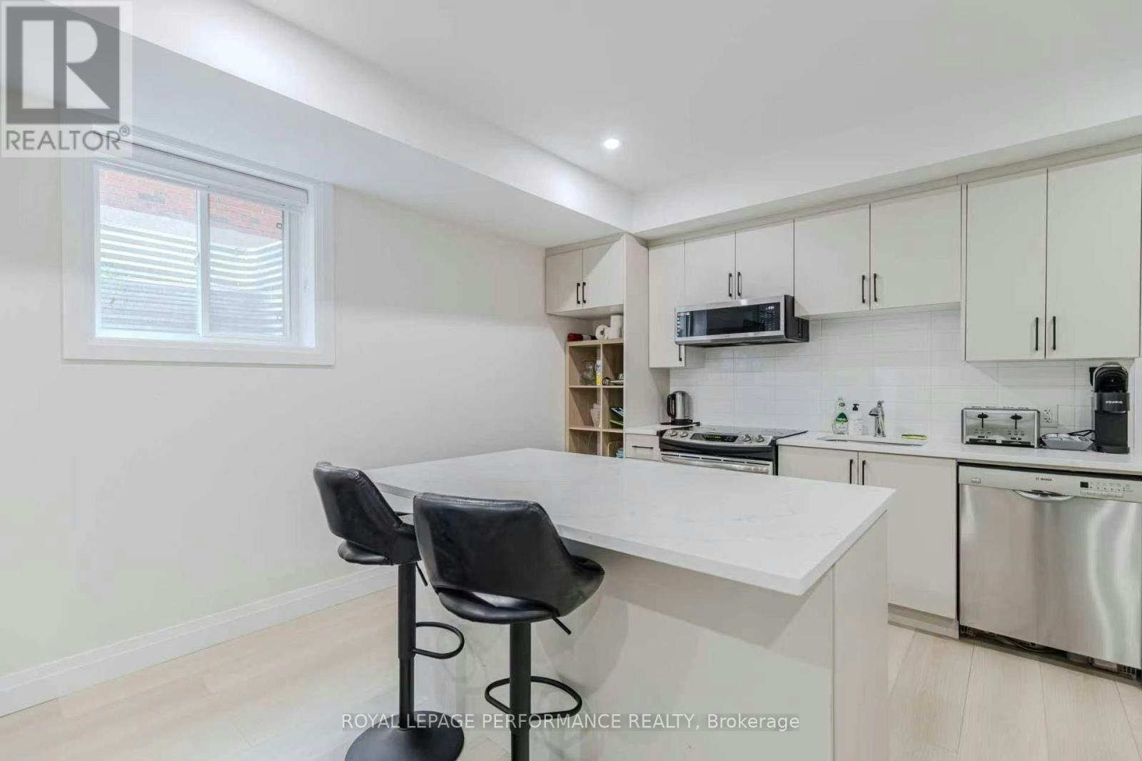 B-819 Aaron Avenue, Ottawa, ON, K2A 3P1 - 8
