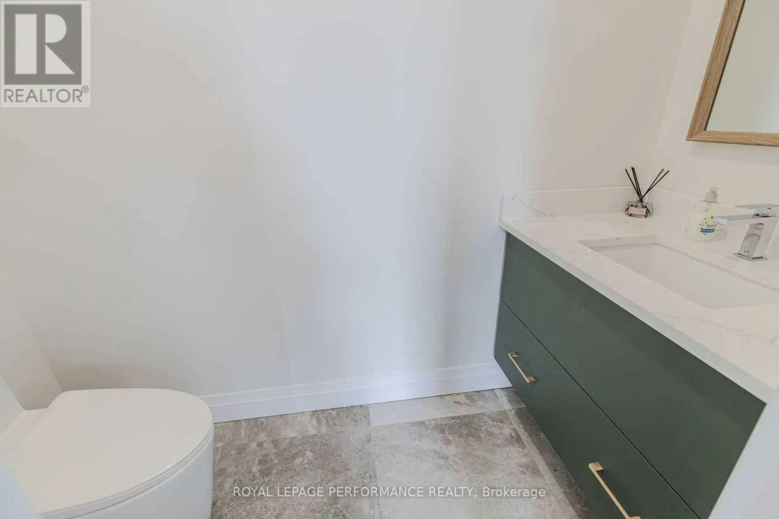 B-819 Aaron Avenue, Ottawa, ON, K2A 3P1 - 5