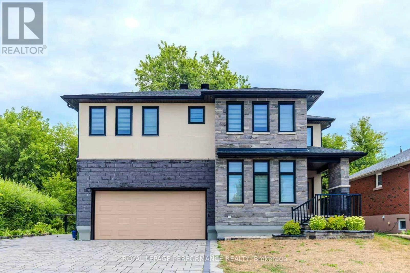 B-819 Aaron Avenue, Ottawa, ON, K2A 3P1