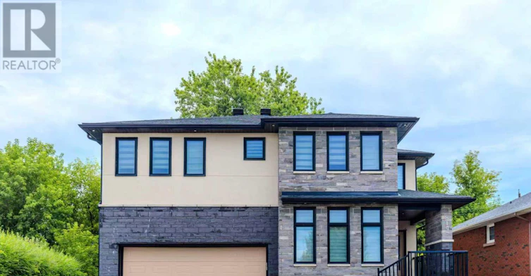 B-819 Aaron Avenue, Ottawa, ON, K2A 3P1