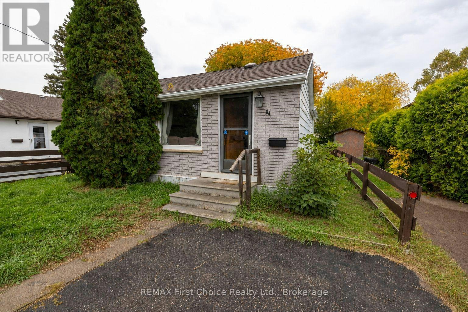 84 Penfold Street, Thunder Bay, ON, P7A 3J9
