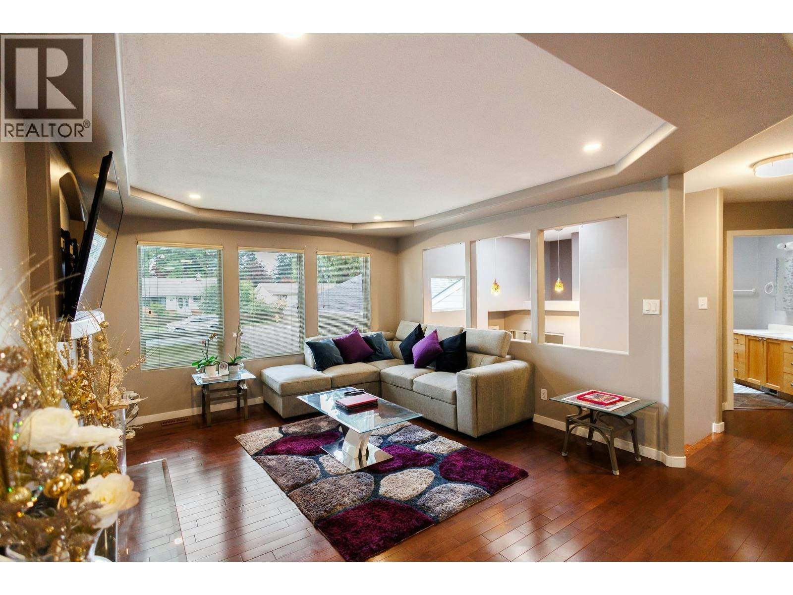 4828 Walsh Avenue - 5