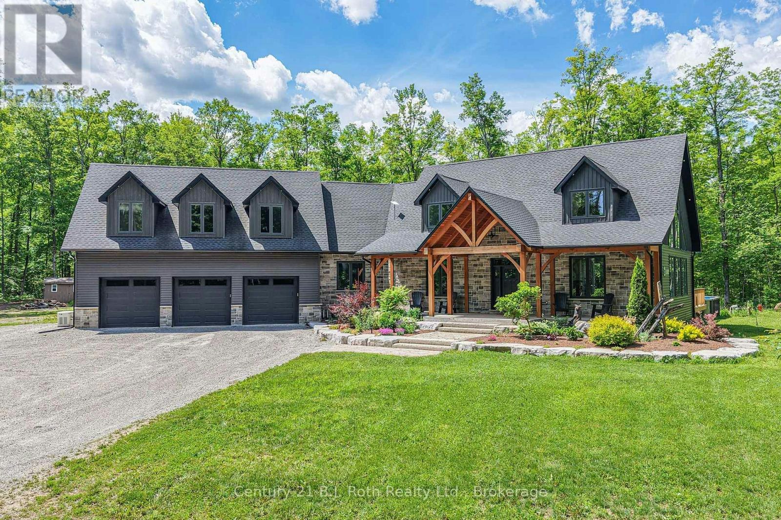 3082 Fairgrounds Road, Severn, ON, L3V 0Y2