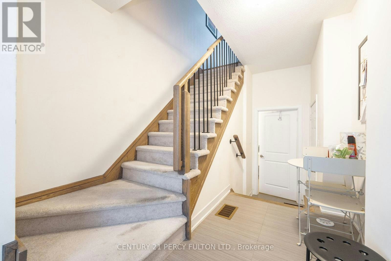 26 Pallock Hill Way, Whitby, ON, L1R 0N5 - 6