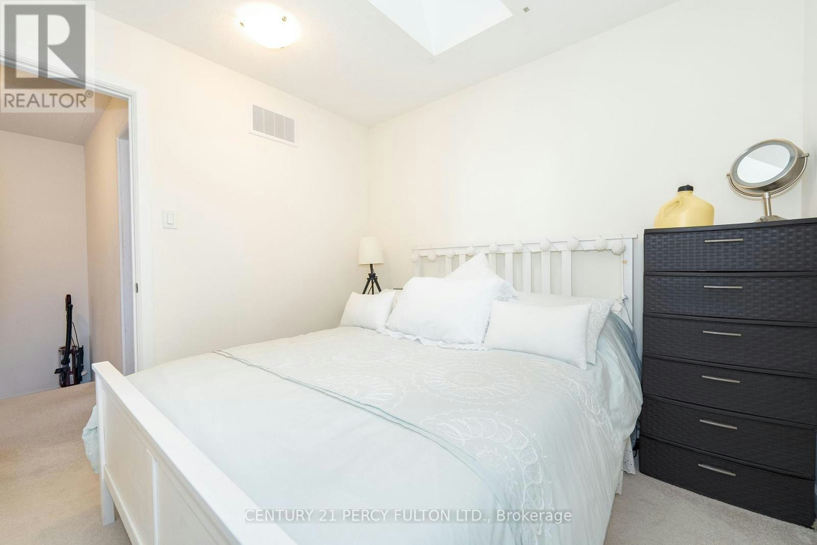 26 Pallock Hill Way, Whitby, ON, L1R 0N5 - 26