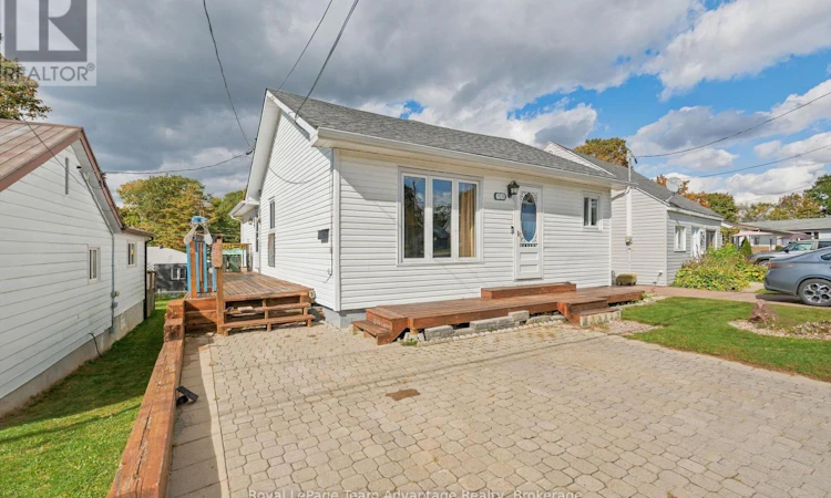55 Highland Crescent