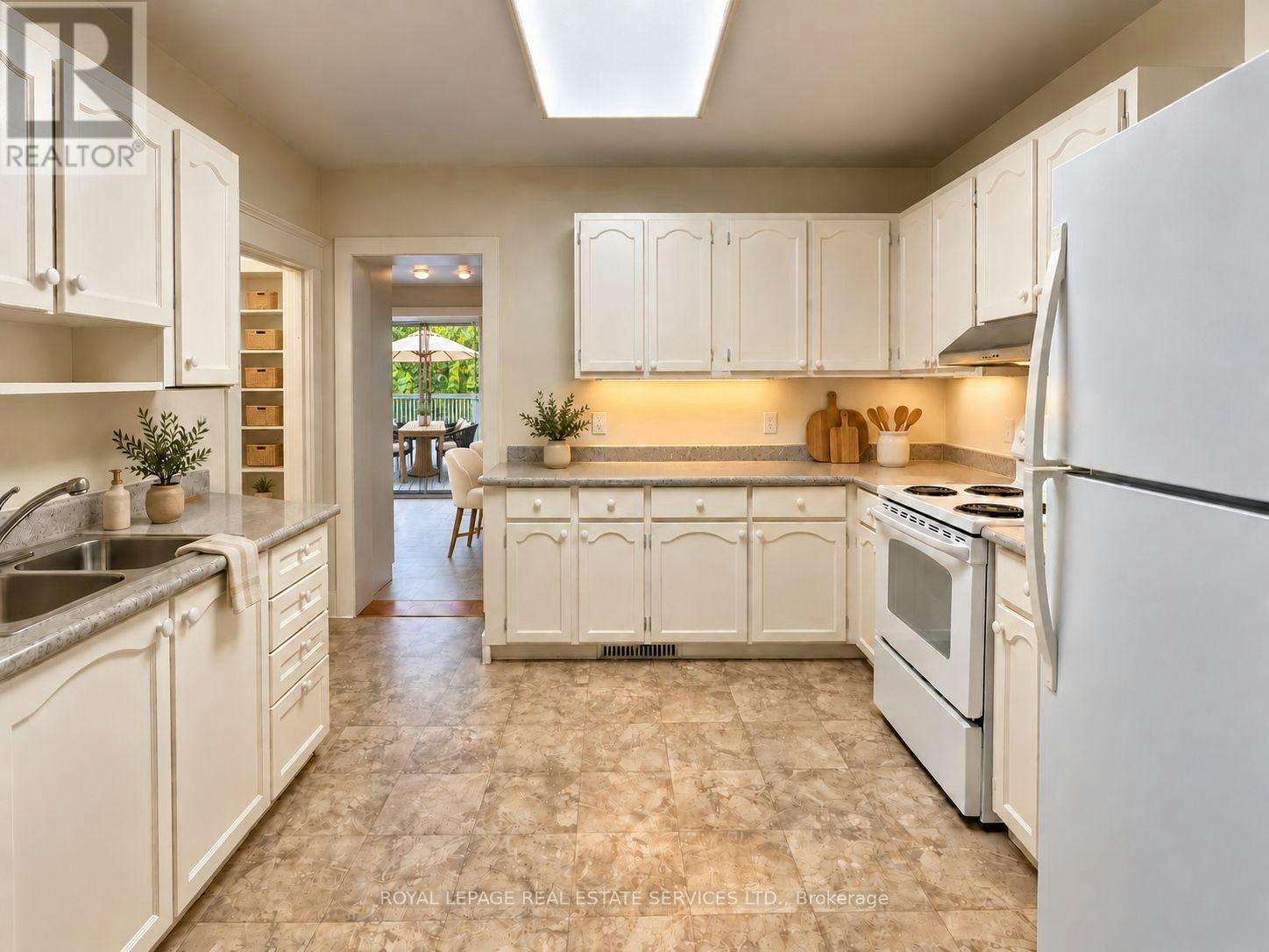 2-102 Westminster Avenue, Toronto, ON, M6R 1N4 - 15