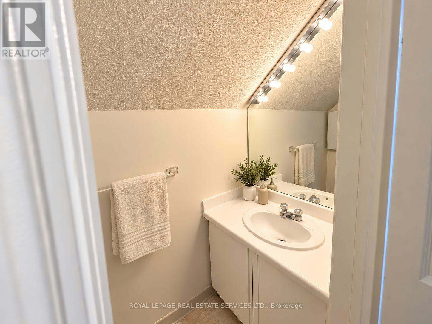 2-102 Westminster Avenue, Toronto, ON, M6R 1N4 - 21