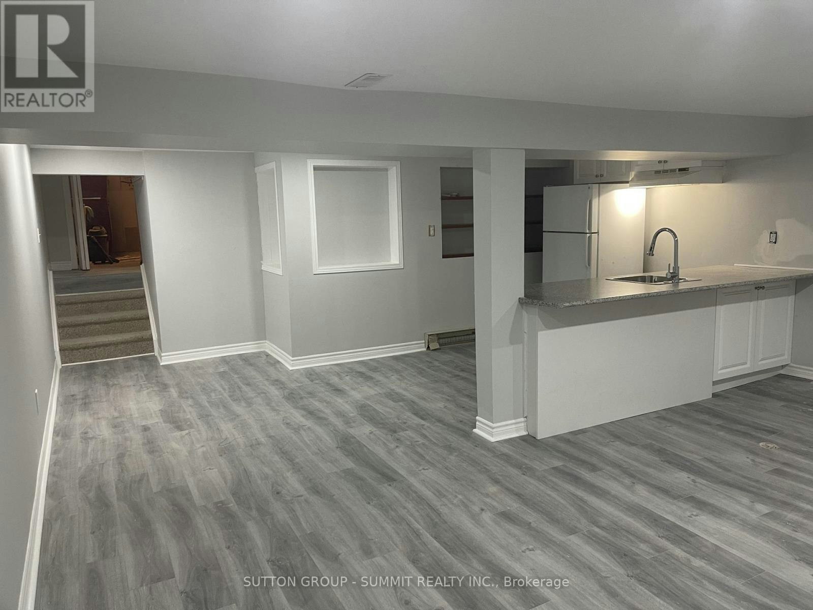 2257 Hanbury Court, Burlington, ON, L7P 3V4 4