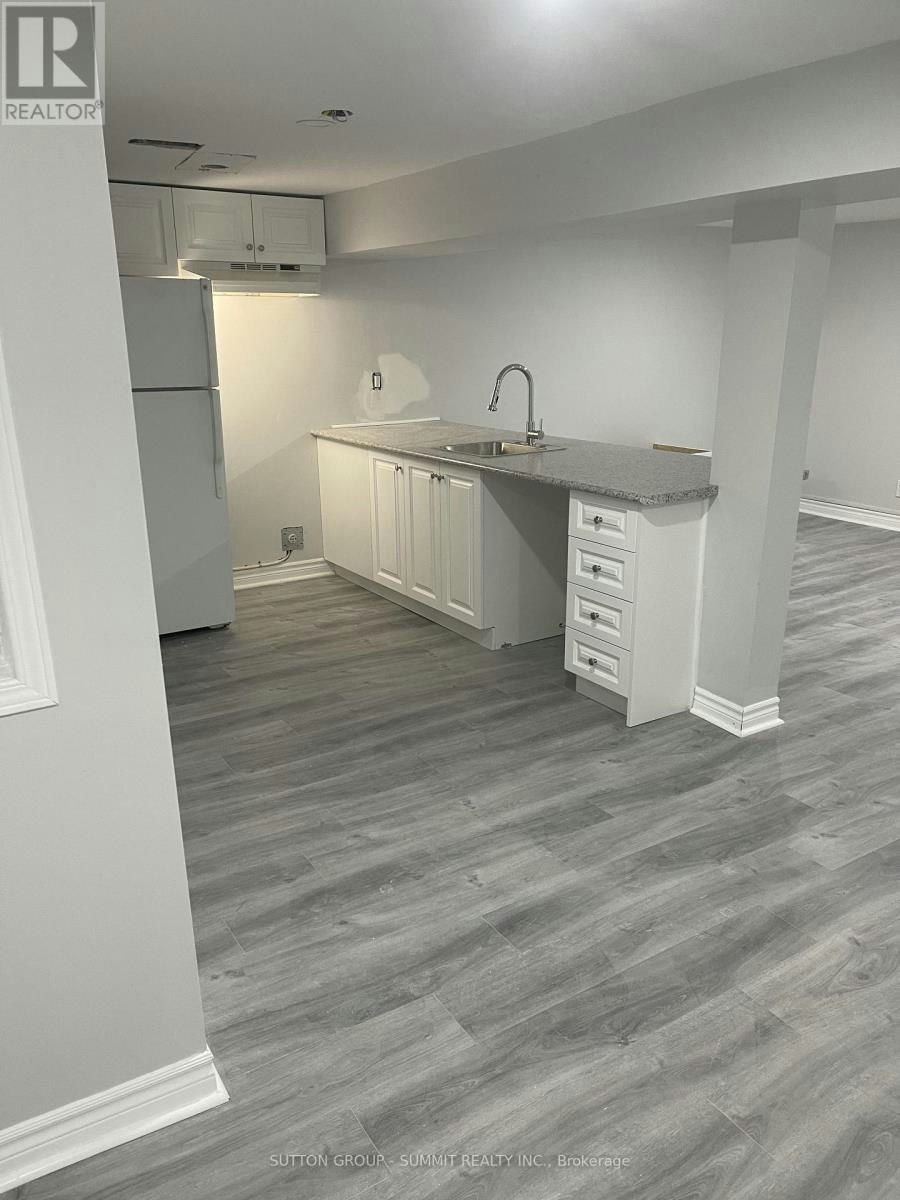 2257 Hanbury Court, Burlington, ON, L7P 3V4 5