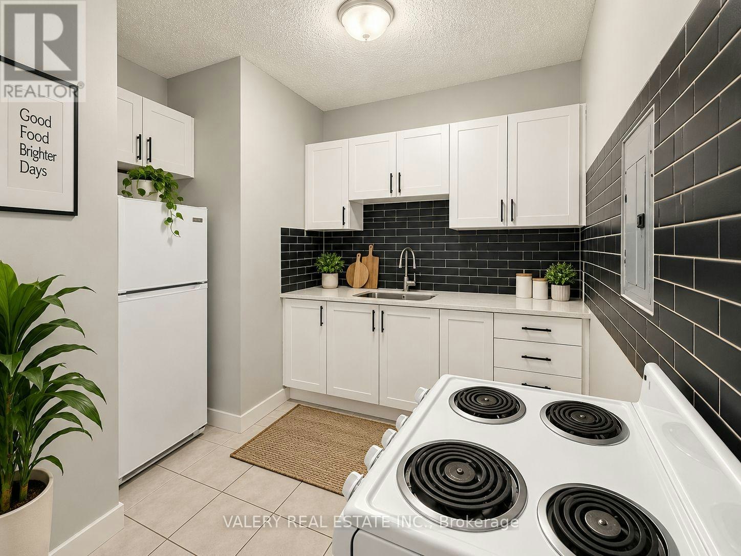 B3-815 Kennedy Road, Toronto, ON, M1K 2E3 - 2
