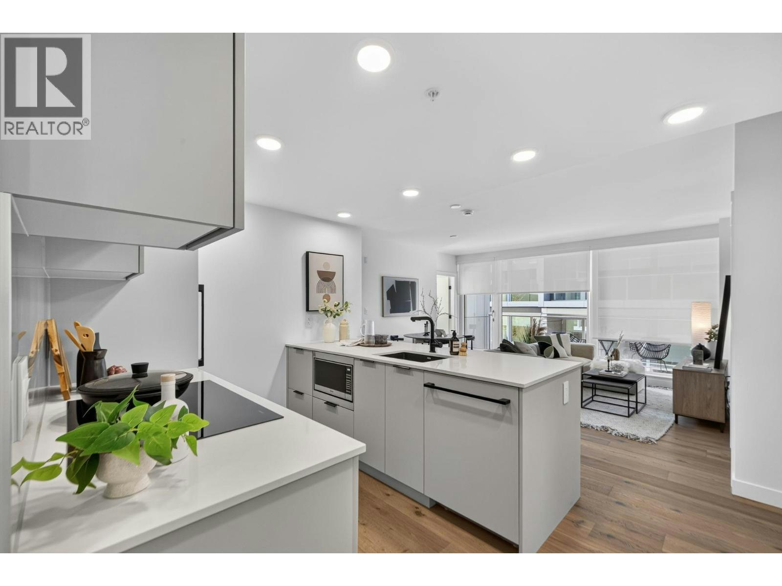 202-8030 Oak Street, Vancouver, BC, V6P 0M9