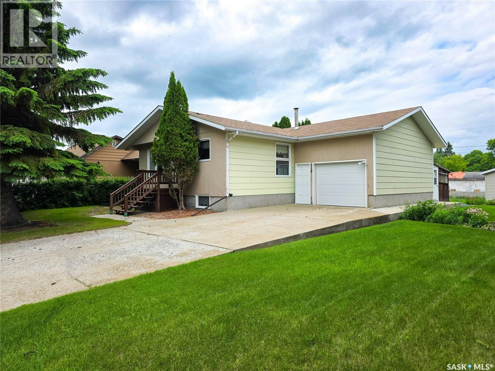 618 4th Avenue W, Melville, SK, S0A 2P0