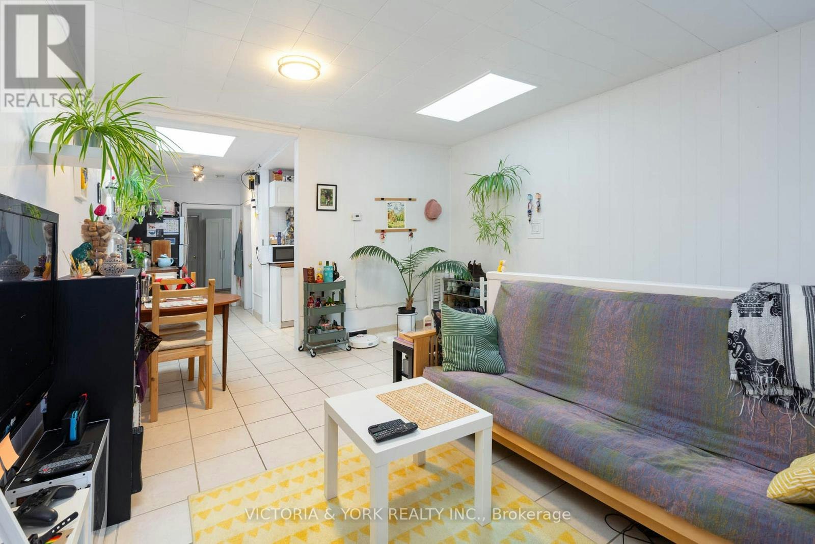 1446 Dundas Street W, Toronto, ON, M6J 1Y6 - 10