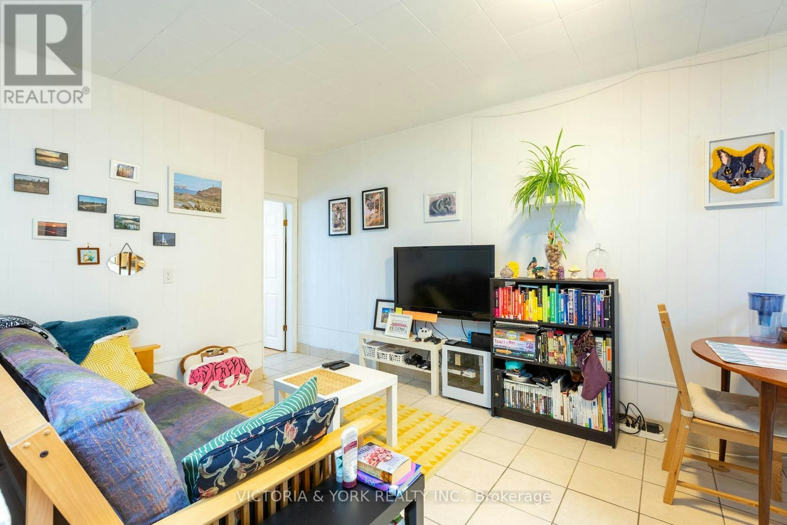 1446 Dundas Street W, Toronto, ON, M6J 1Y6 - 14