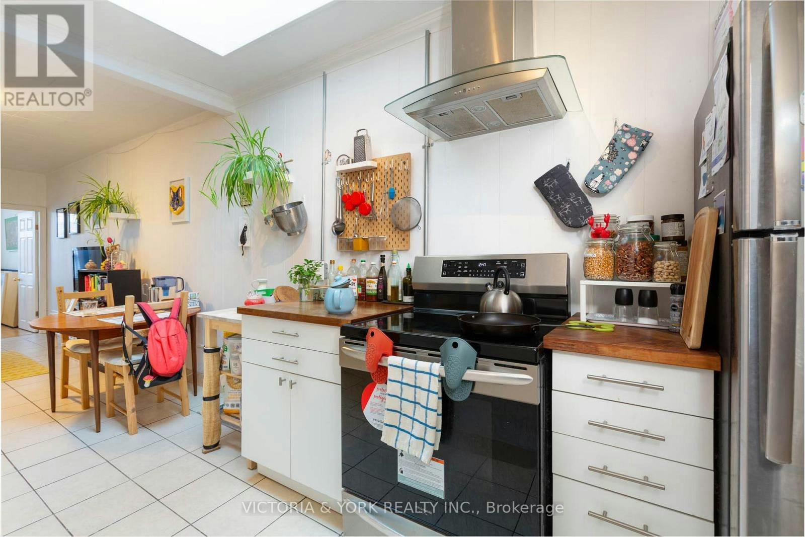 1446 Dundas Street W, Toronto, ON, M6J 1Y6 - 6