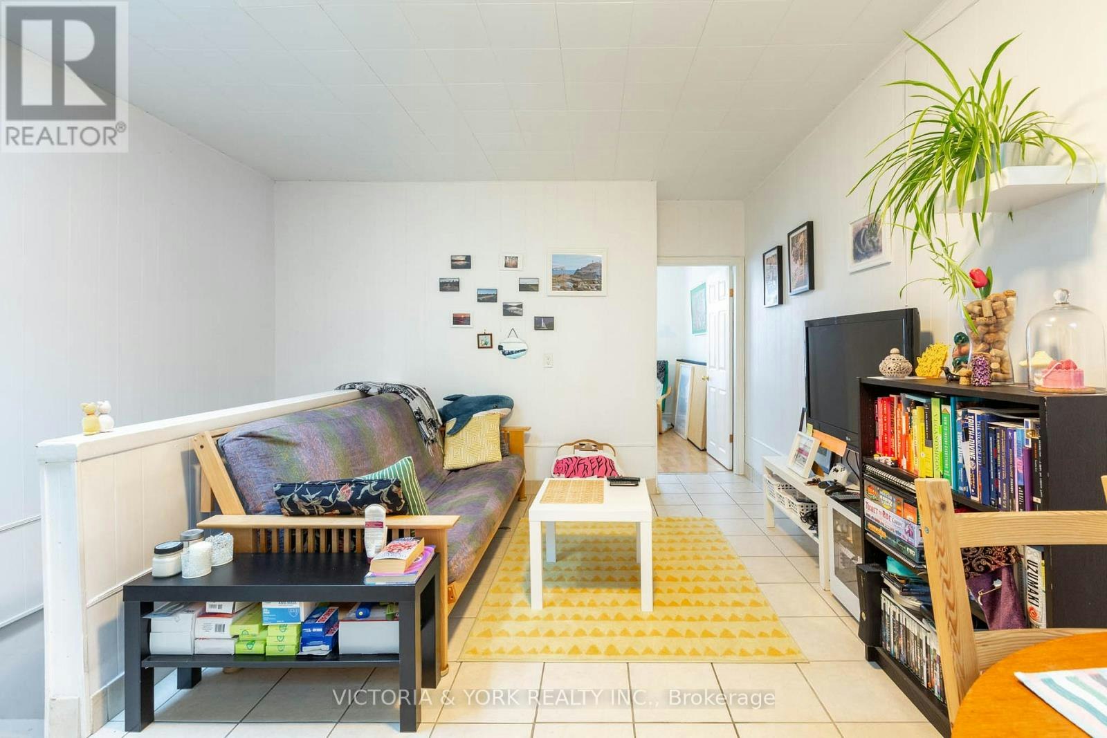 1446 Dundas Street W, Toronto, ON, M6J 1Y6 - 12