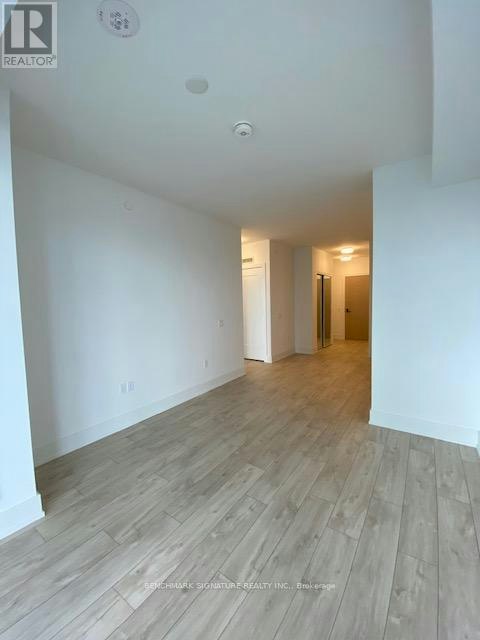 1806-10 Inn ON The Park Drive, Toronto, ON, M3C 0P9 - 4