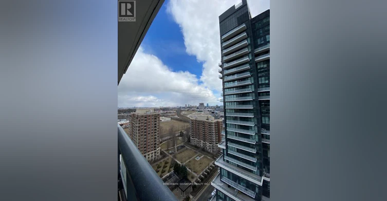 1806-10 Inn ON The Park Drive, Toronto, ON, M3C 0P9 - 11