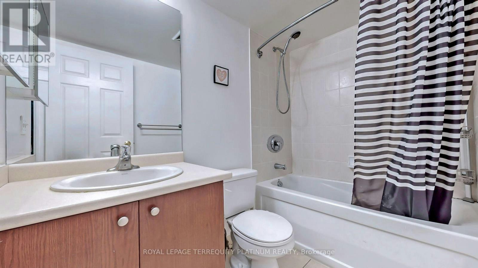 1907-30 Grand Trunk Crescent, Toronto, ON, M5J 3A4 - 12