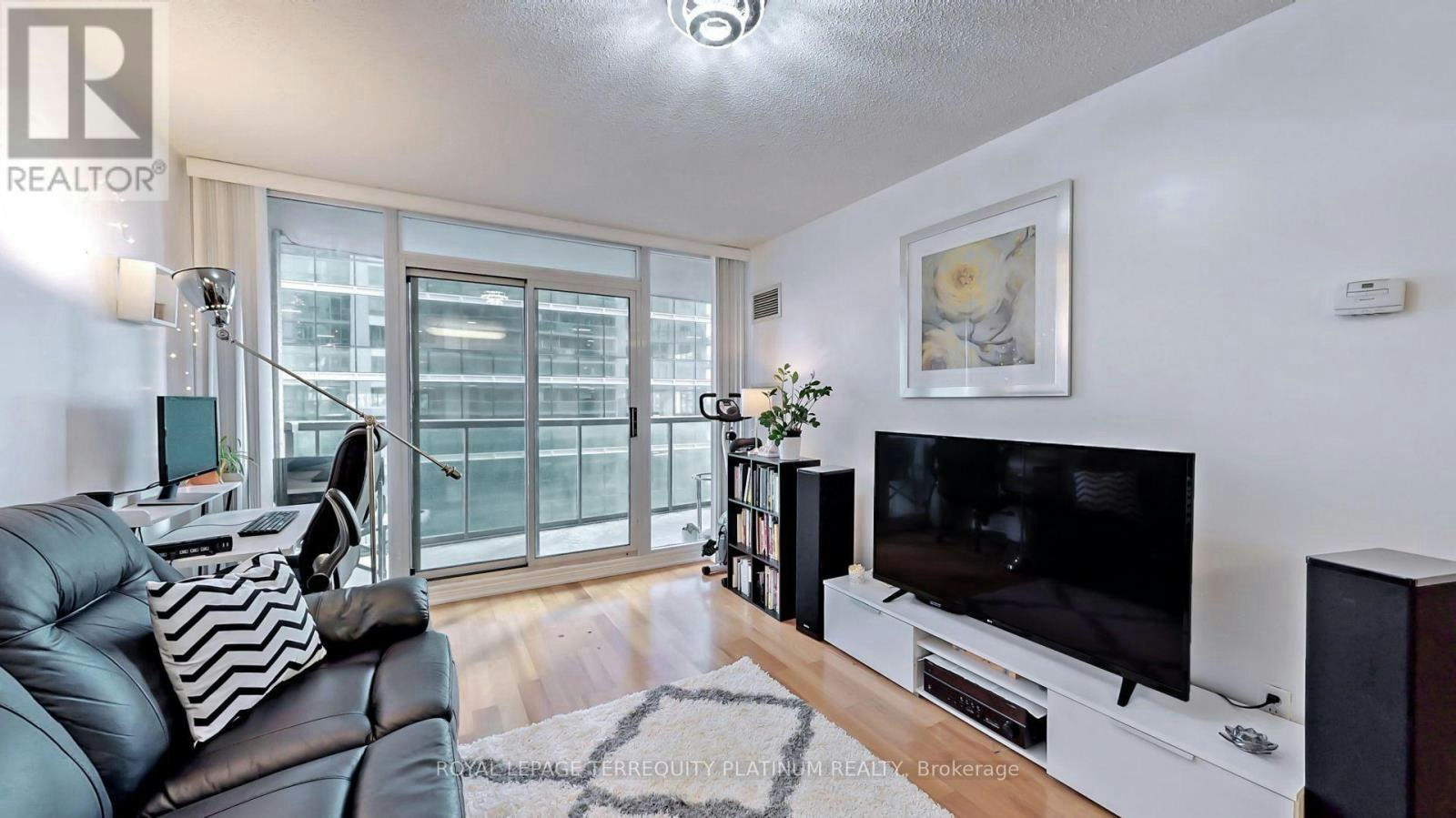 1907-30 Grand Trunk Crescent, Toronto, ON, M5J 3A4 - 4