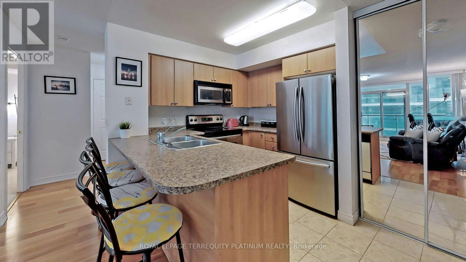 1907-30 Grand Trunk Crescent, Toronto, ON, M5J 3A4 - 6