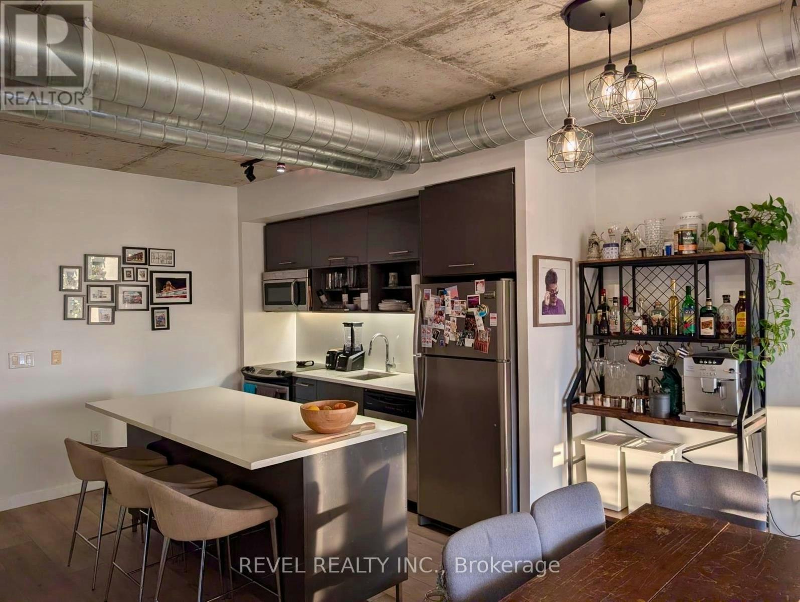809-32 Trolley Crescent, Toronto, ON, M5A 0E9 - 3