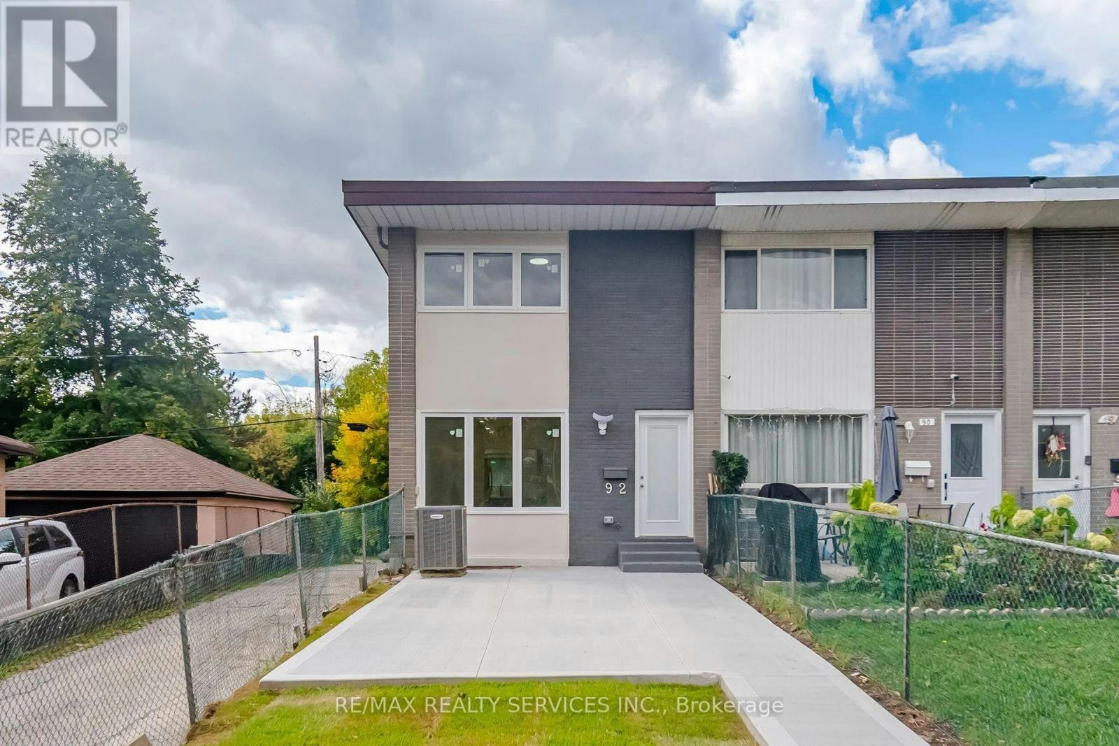 92 Corby Crescent, Brampton, ON, L6Y 1H1