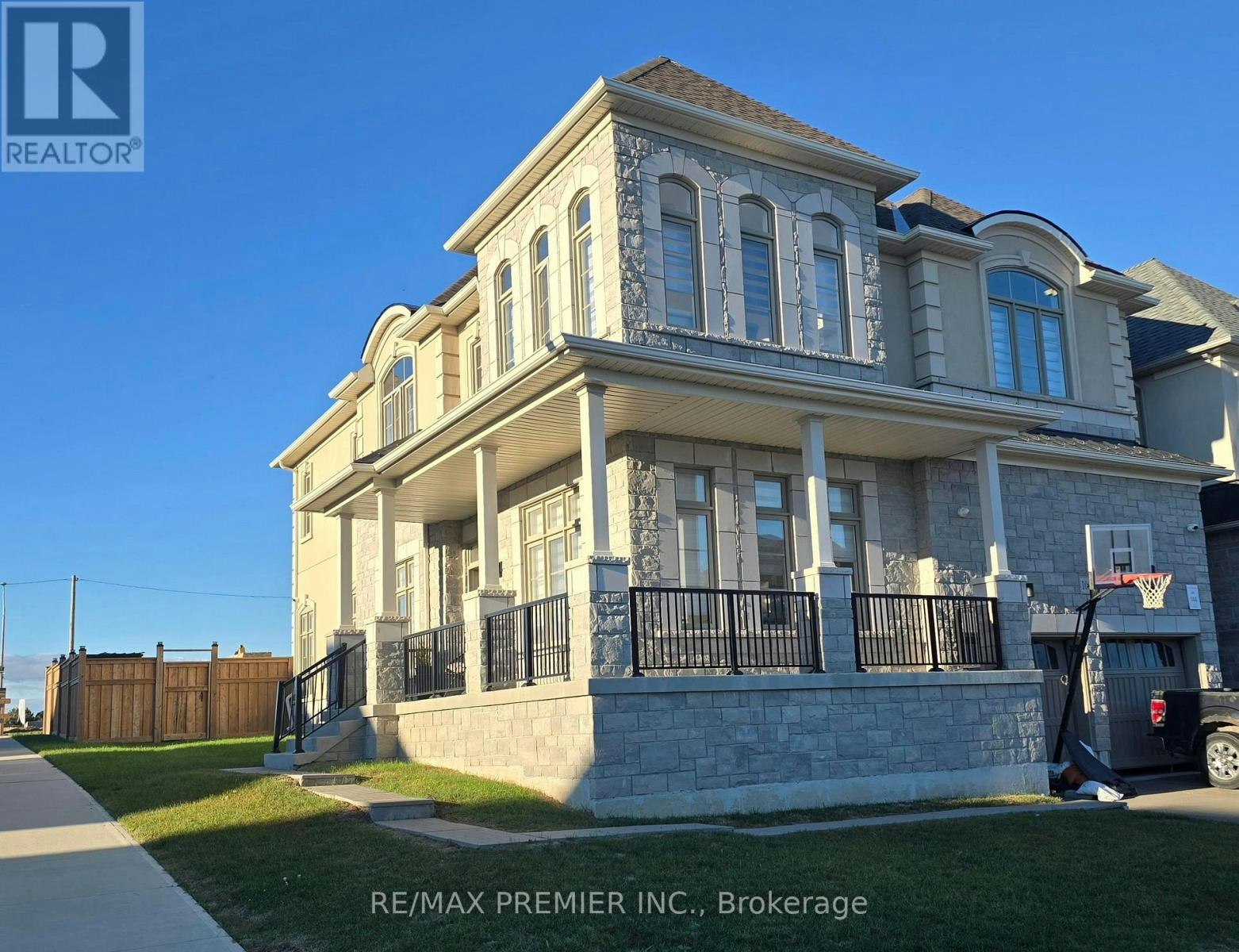 106 Ed Ewert Avenue, Clarington, ON, L1B 0W7