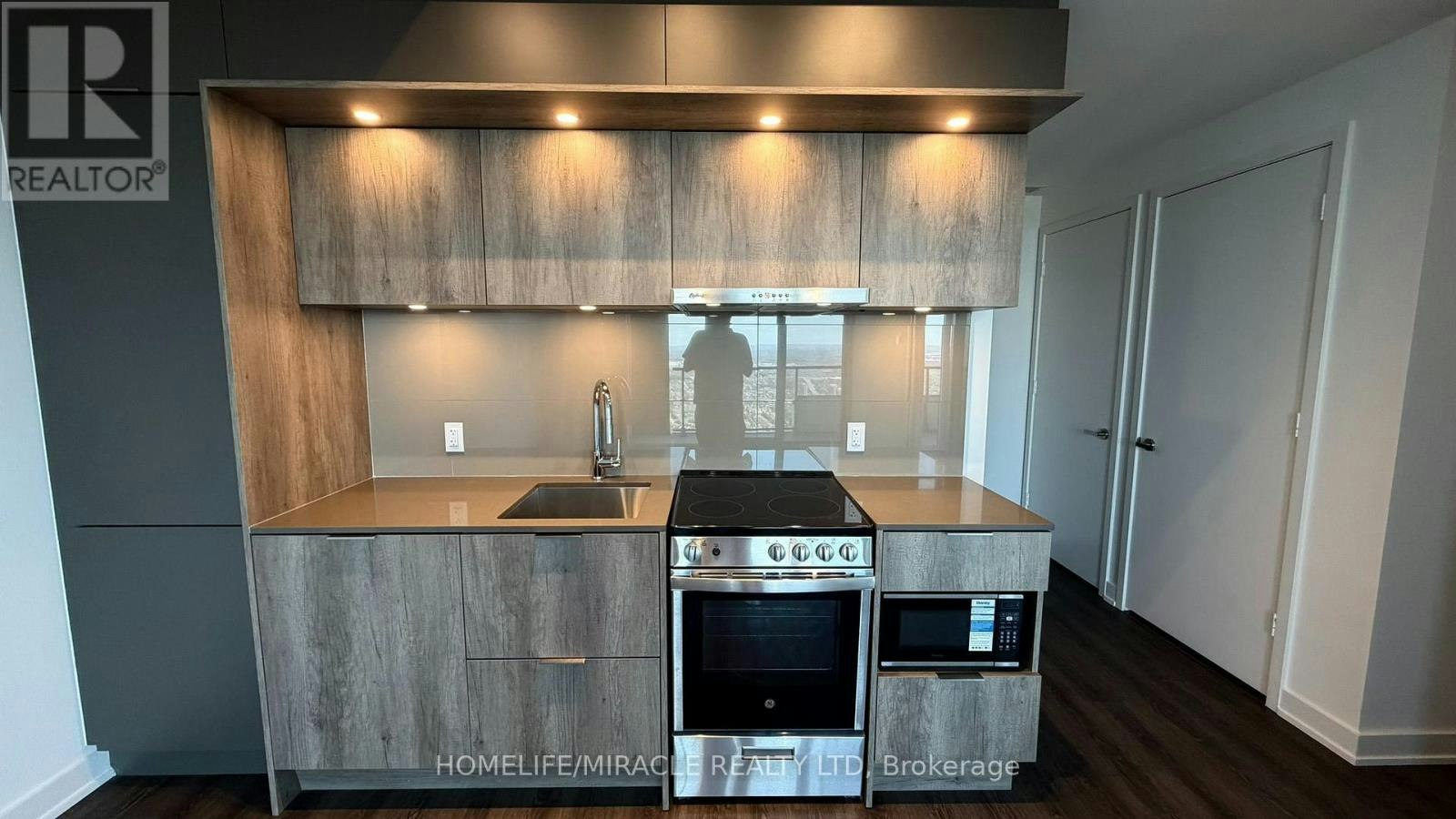 7304-448 Burnhamthorpe Road W, Mississauga, ON, L5B 0R4 - 7