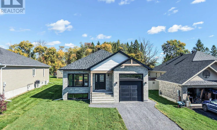 49 Clover Lane
