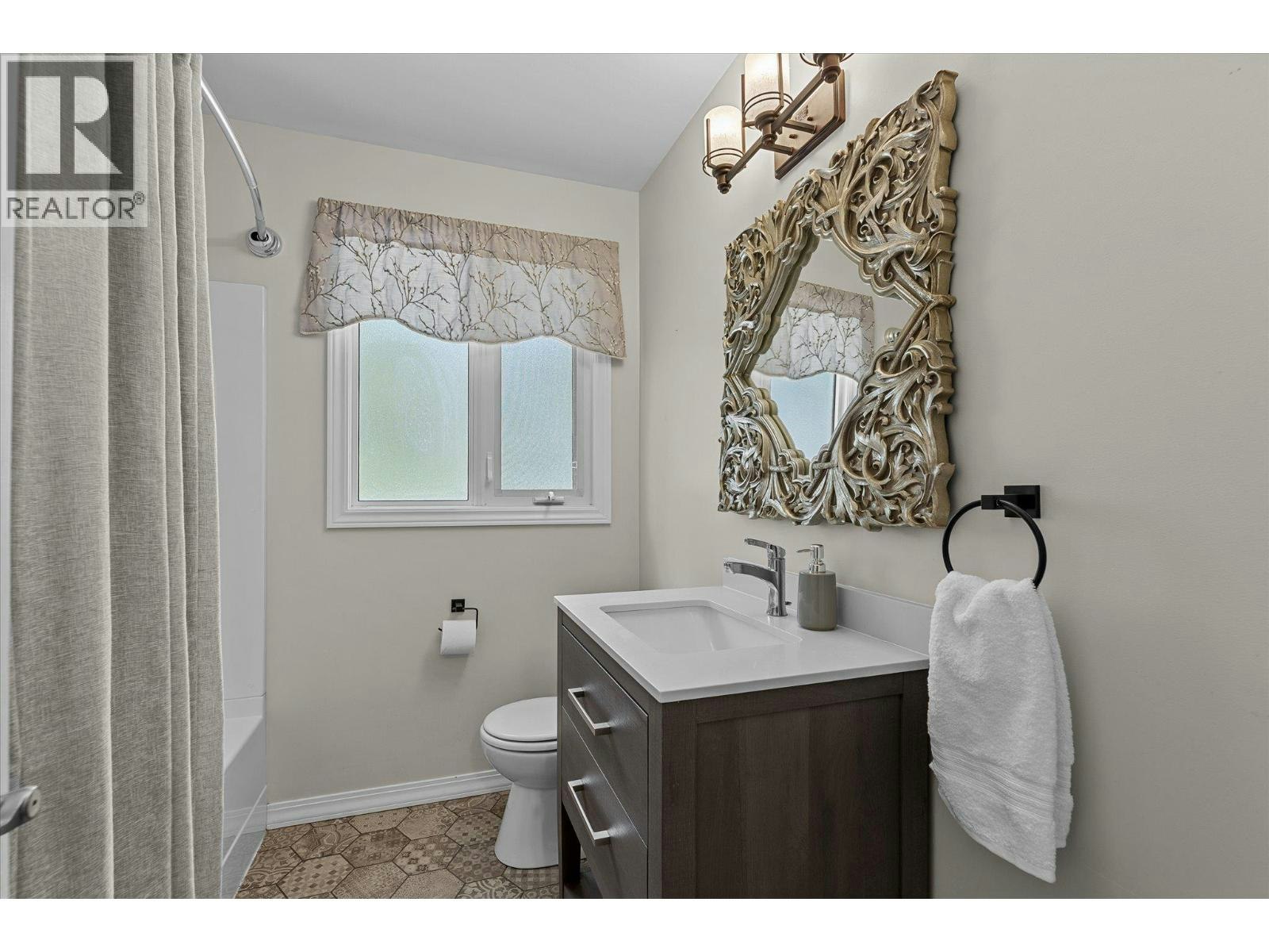 3050 Collens Hill Road, West Kelowna, BC, V1Z 1P5 - 23