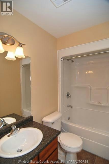 D LOWER-1810 Northway, Windsor, ON, N9B 0A6 - 7