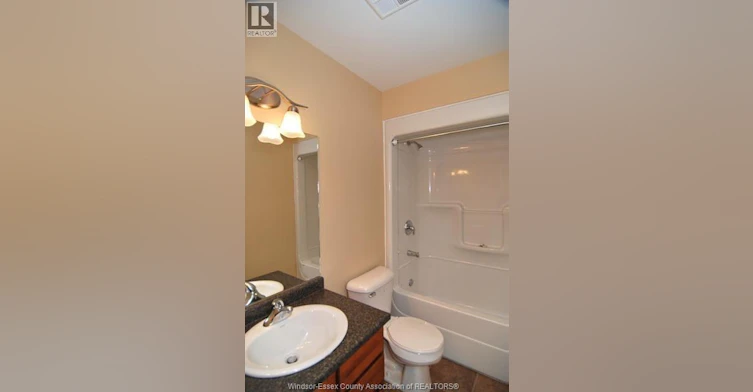 D LOWER-1810 Northway, Windsor, ON, N9B 0A6 - 7