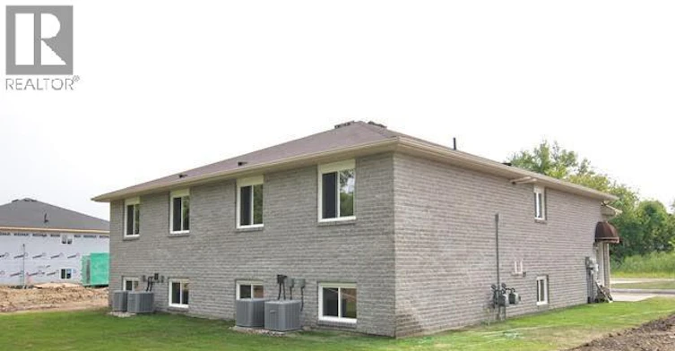 D LOWER-1810 Northway, Windsor, ON, N9B 0A6 - 2