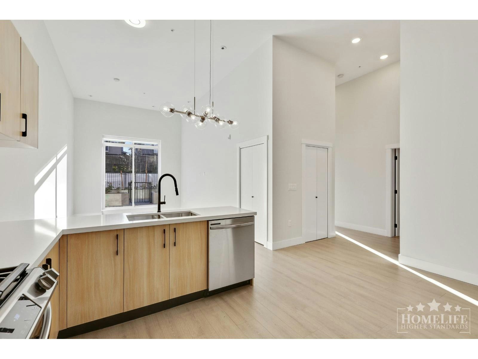101-14858 60 Avenue, Surrey, BC, V3S 0B5