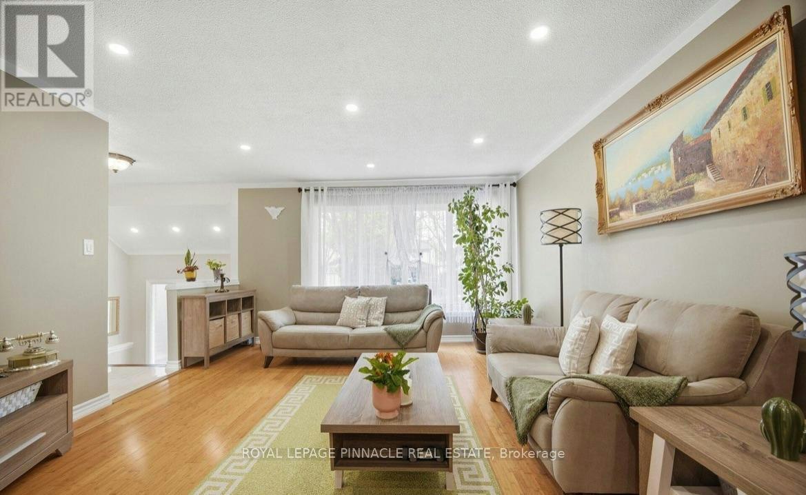 7217 Fayette Circle, Mississauga, ON, L5N 1Y5 - 4