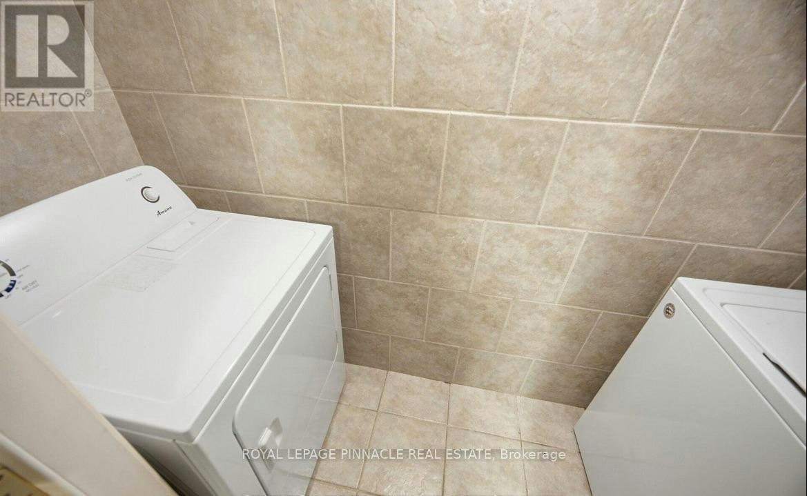 7217 Fayette Circle, Mississauga, ON, L5N 1Y5 - 27