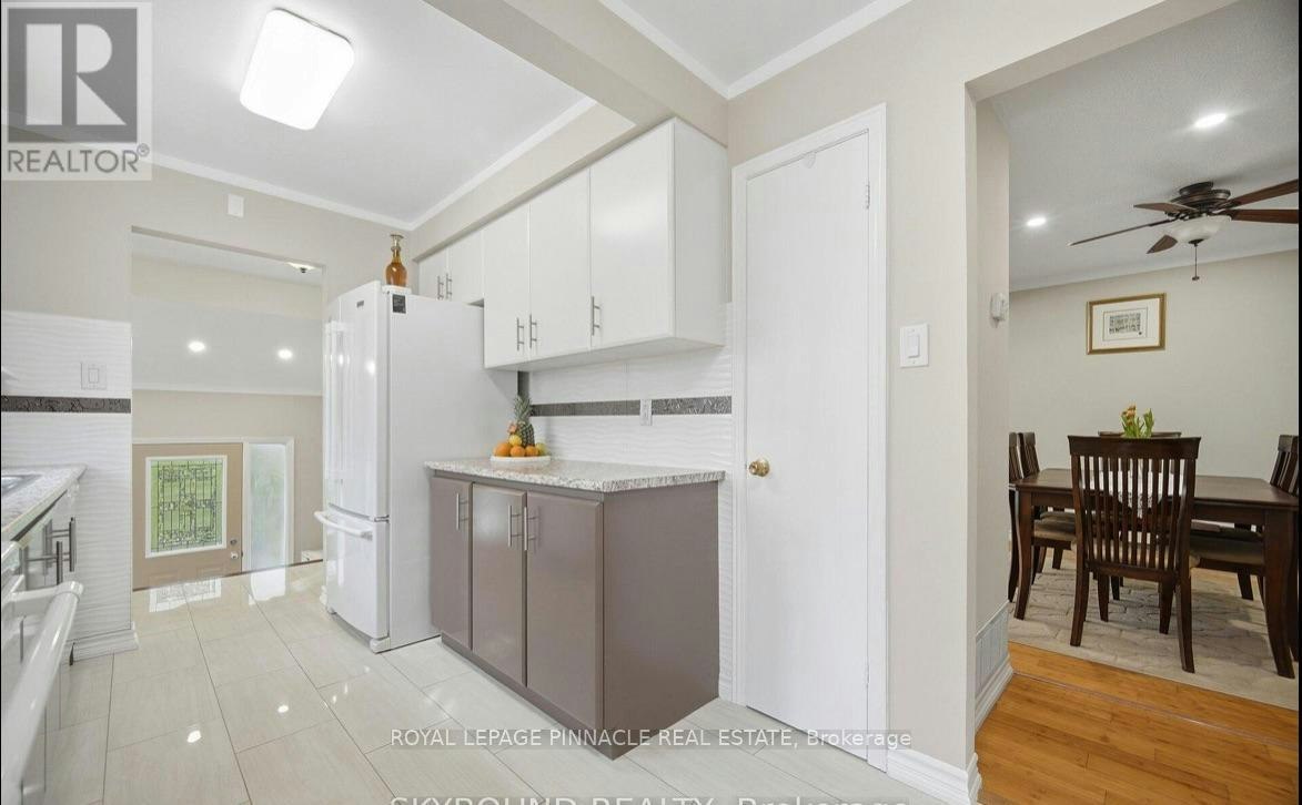7217 Fayette Circle, Mississauga, ON, L5N 1Y5 - 7