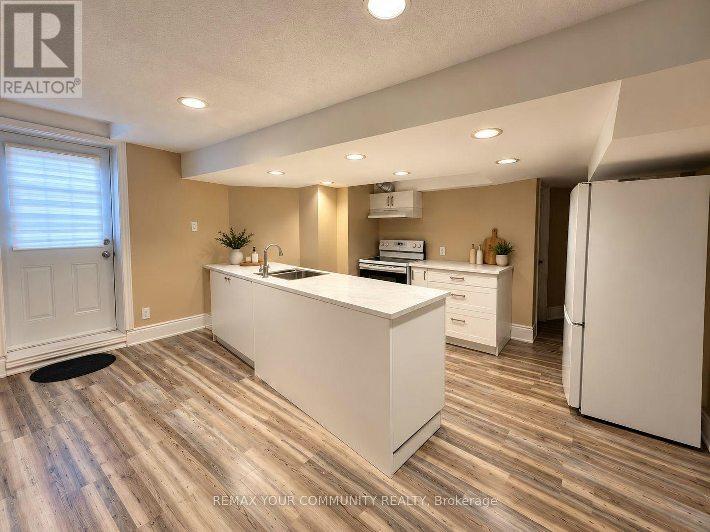 BSMT-17 Morden Crescent, Ajax, ON, L1T 3Z7 - 3