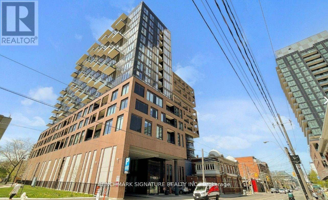 814-270 Dufferin Street, Toronto, ON, M6K 0H8