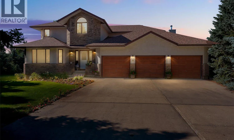 8 Emerald Place